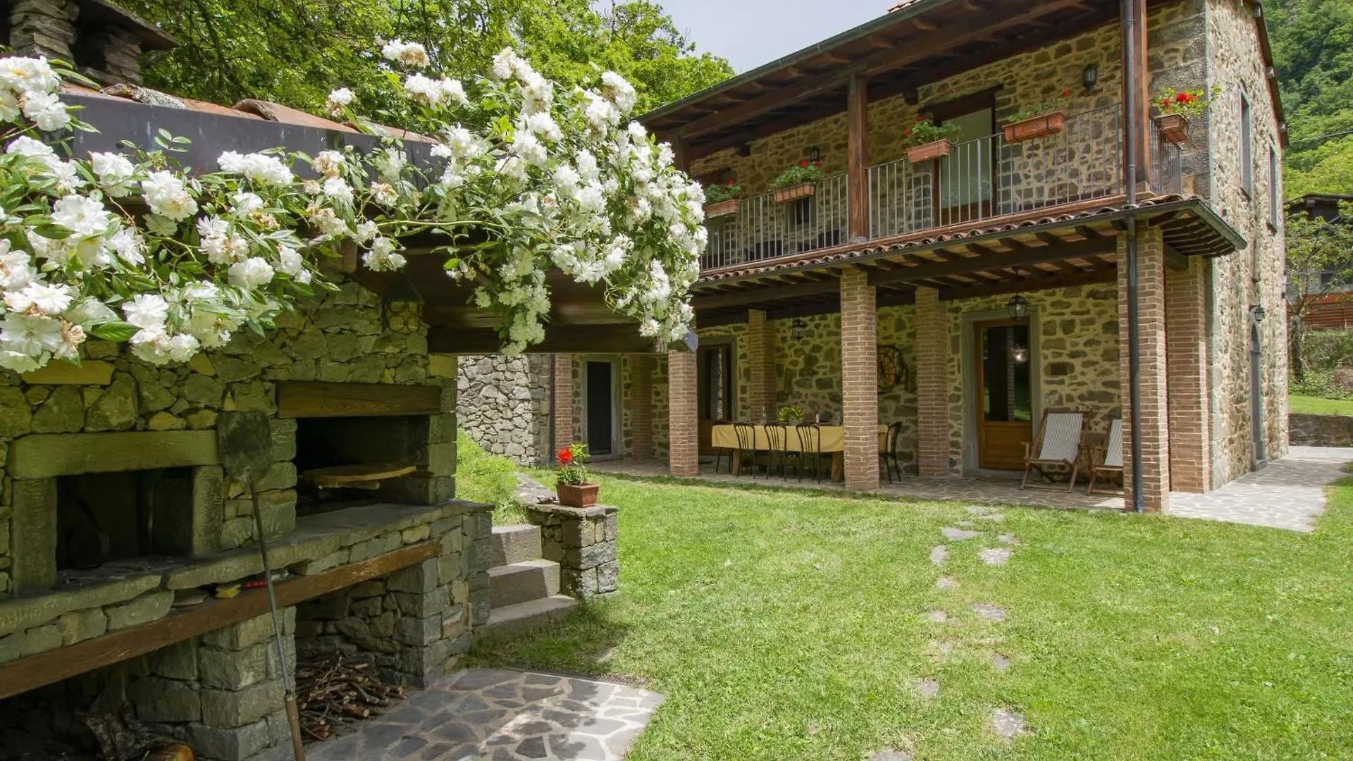 Holiday Home La Moscella By Interhome San Romano in Garfagnana